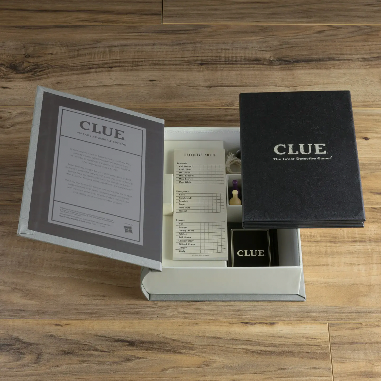 Clue (Vintage Bookshelf Edition)
