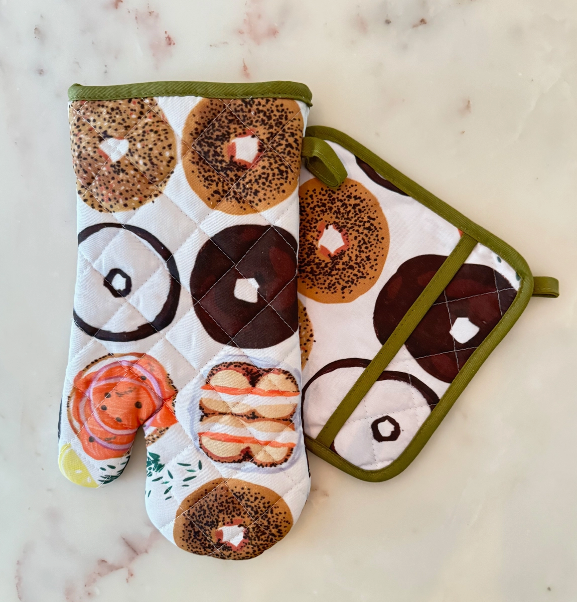 Bagels Oven Mitt &amp; Pot Holder Set