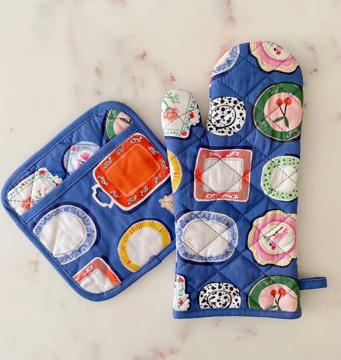 Dinner Plate Oven Mitt &amp; Pot Holder Set