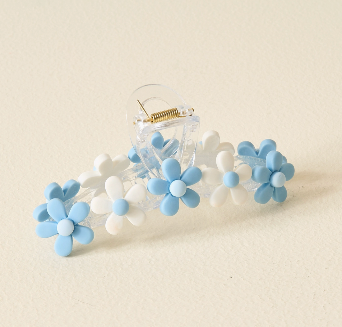 Light Blue Daisy Clip